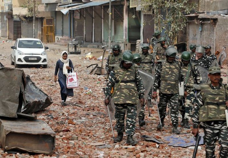 उत्तर-पूर्वी दिल्ली हिंसा में 250 लोग जख्मी हैं। GTB अस्पताल में 30 और LNJP अस्पताल में 2 मौतें दर्ज हुईं।