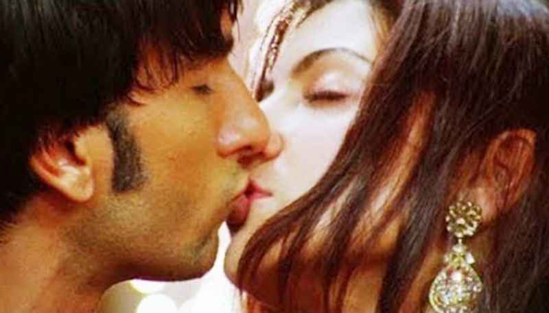 Band Baaja Baaraat: Actor Ranveer Singh's debut movie was Band Baaja Baaraat. The intimate kissing scene between Ranveer Singh and Anushka Sharma is one the fans' favourites. The chemistry between both the actors was so electrifying that fans wished to see them as a real-life couple.