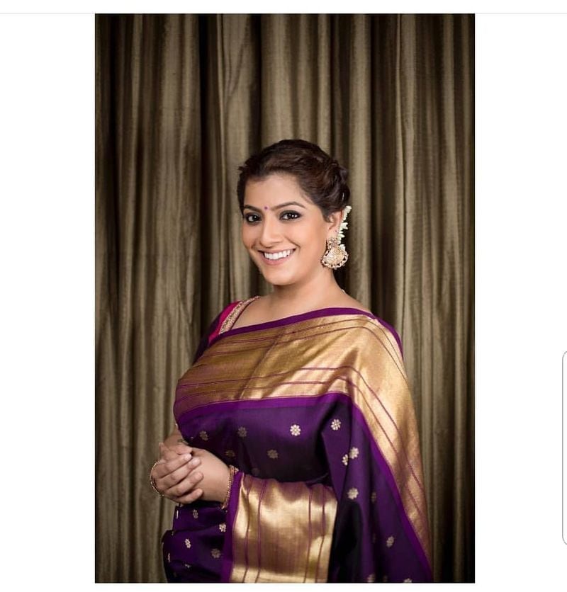 varalakshmisarathkumar different photo pic