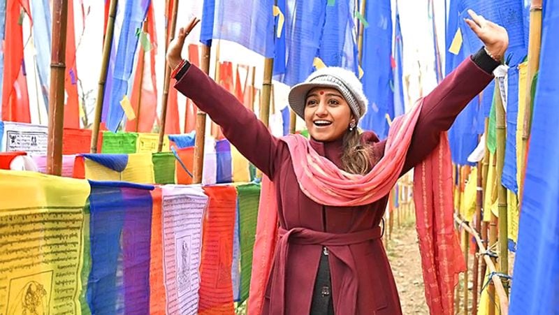 मोहिना 'ये रिश्ता क्या कहलाता है' में एक्टिंग से पहले डांसर और कोरियोग्राफर थीं। मीडिया रिपोर्ट्स की मानें तो मोहिना ने शादी के बाद एक्टिंग की फील्ड से दूरियां बना ली है।