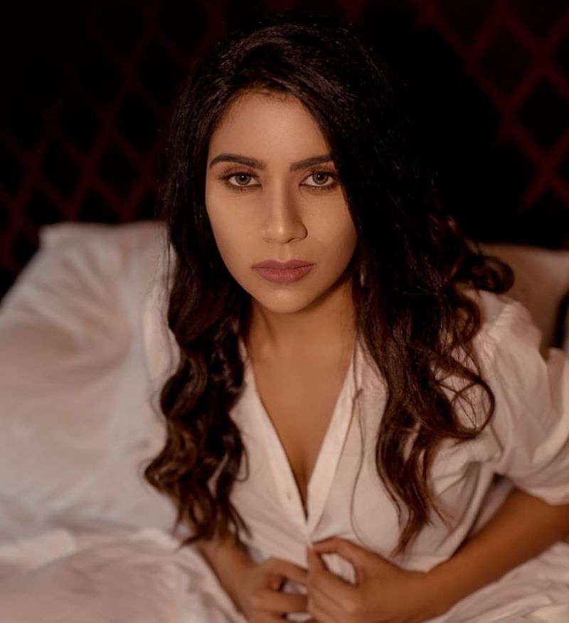 shilfanigar hot photo shoot
