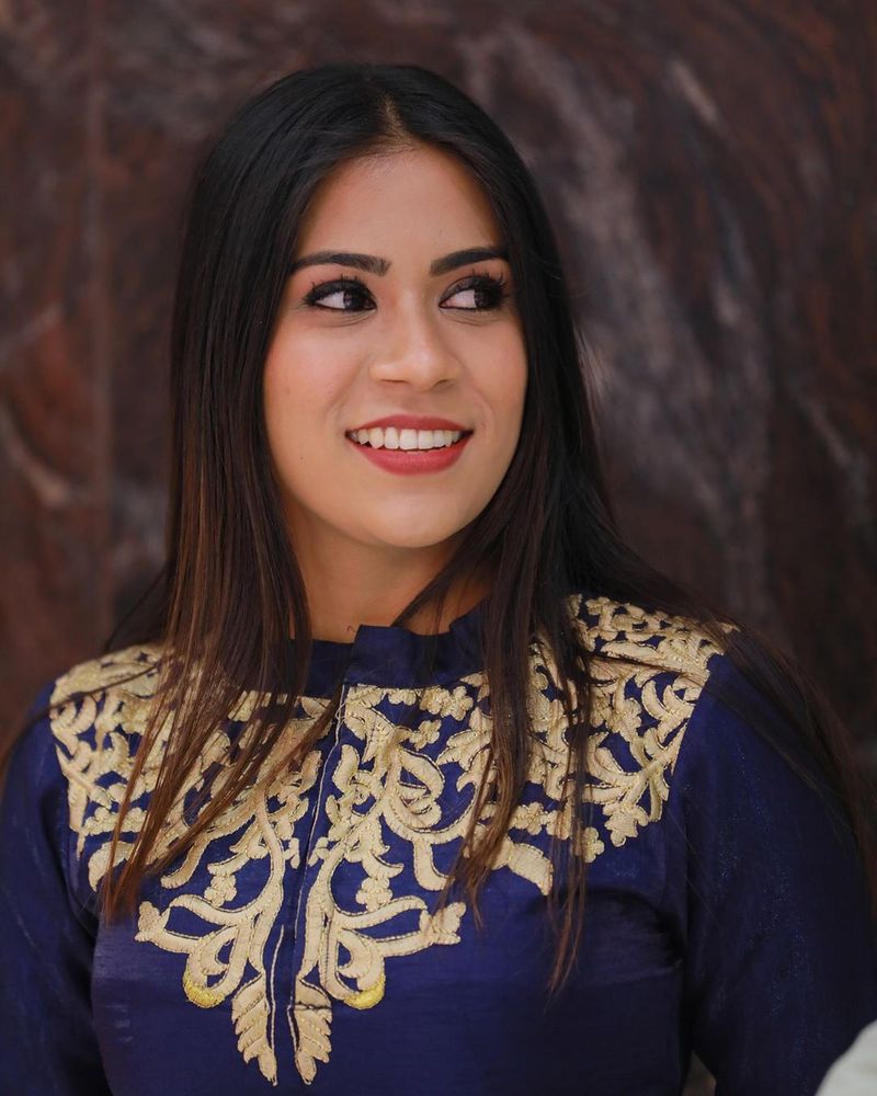 shilfanigar hot photo shoot