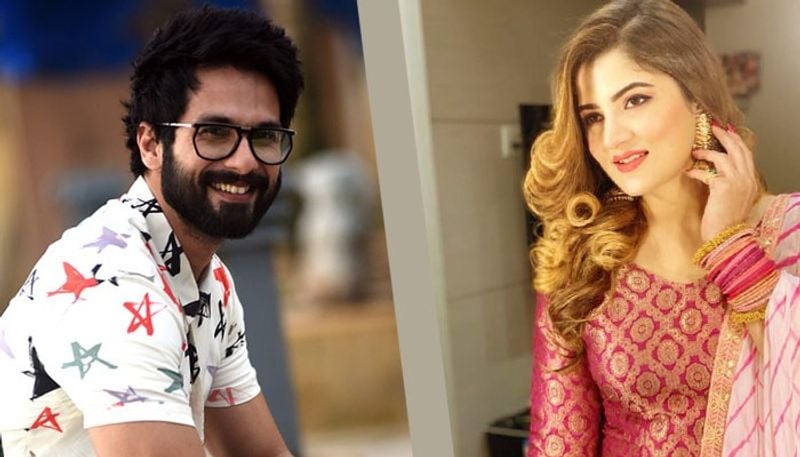 <p>কার প্রেমে হাবুডুবু খাচ্ছেন , মানে চিরকালই কাকে ভালবেসে এসেছেন তা জানতেই মরিয়া ভক্তরা। আসলে বলি অভিনেতা শাহিদ কাপুরই নাকি অভিনেত্রীর ফরএভার ক্রাশ।</p>