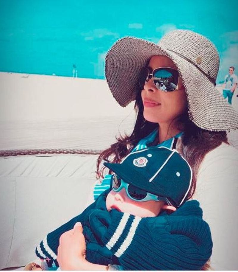 Hot story on mallika sherawat