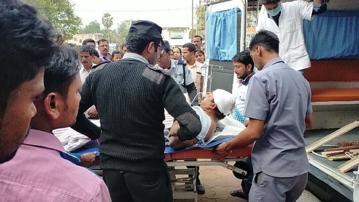 Police attacked while raiding at gambling den in Burdwan Police attacked while raiding at gambling den in Burdwan