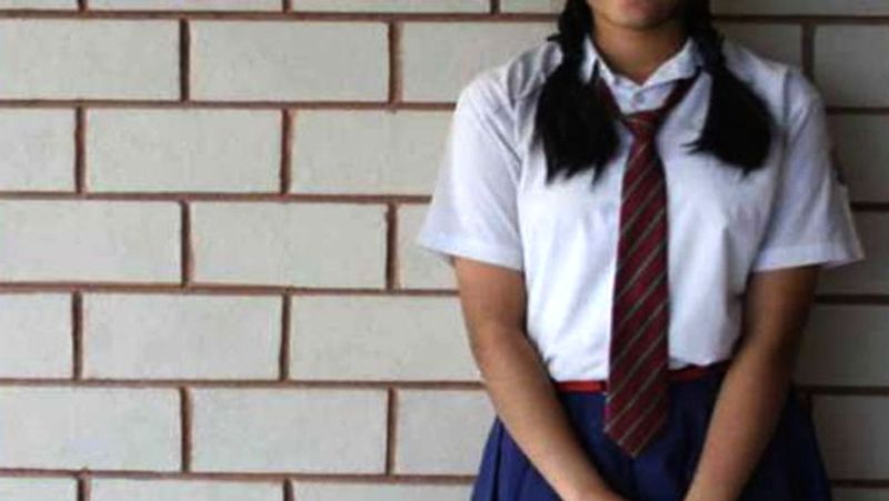 मामला कैंट स्थित सैंट मैरी कान्वेंट हाईस्कूल का है। यहां पढ़ने वाली 9वीं की छात्रा का अश्लील फोटो सोशल मीडिया पर वायरल हो गया है।