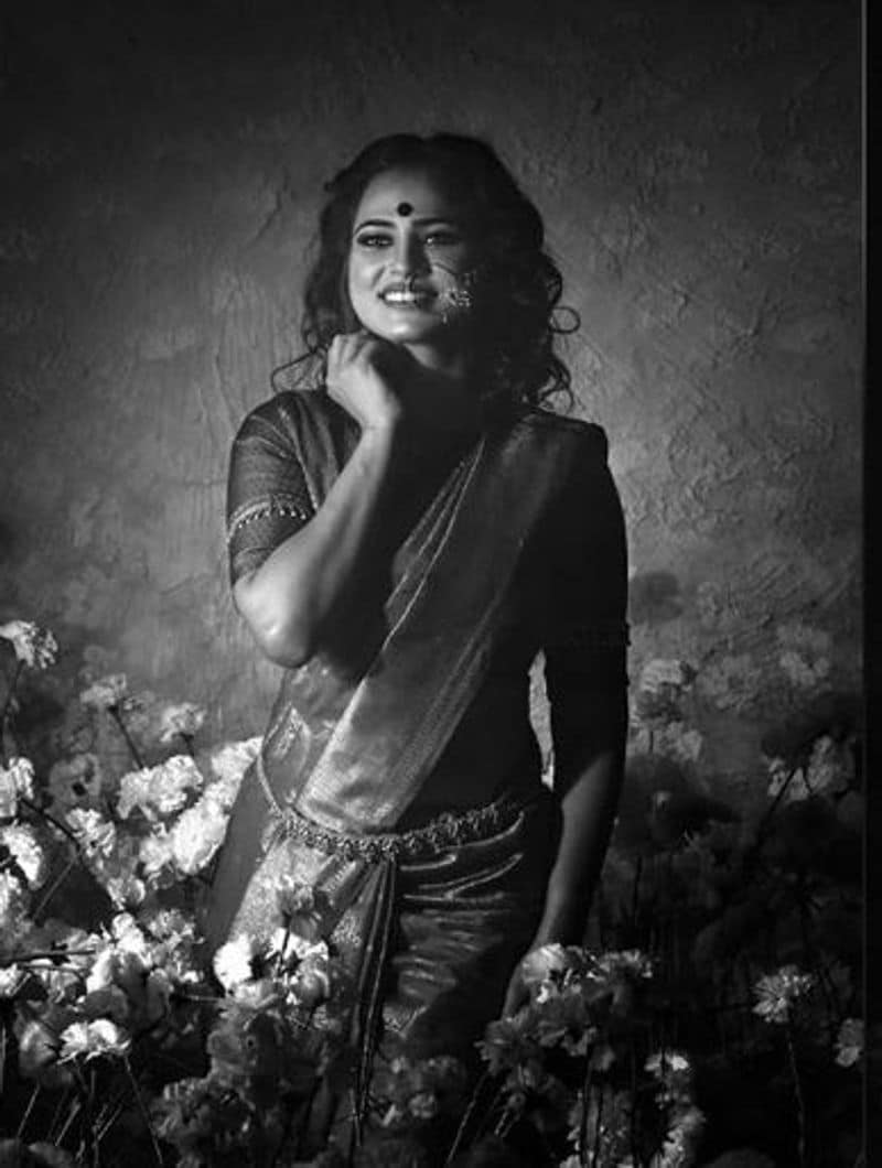 actress ramya pandiyan stunning new look photo gallery