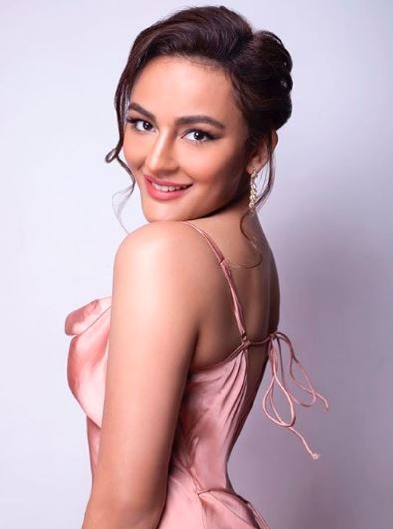 look like amy jackosn actress seerat kapor latest hot photo gallery