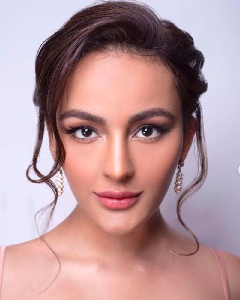 look like amy jackosn actress seerat kapor latest hot photo gallery