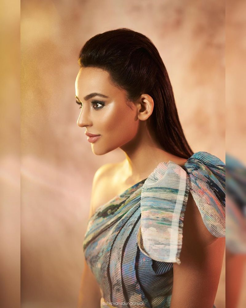 look like amy jackosn actress seerat kapor latest hot photo gallery