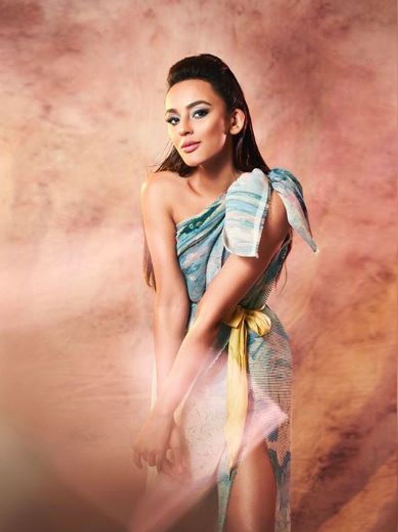 look like amy jackosn actress seerat kapor latest hot photo gallery
