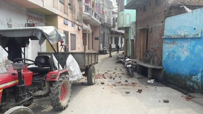 stones found on roofs of houses in bijnor KPU stones found on roofs of houses in bijnor KPU