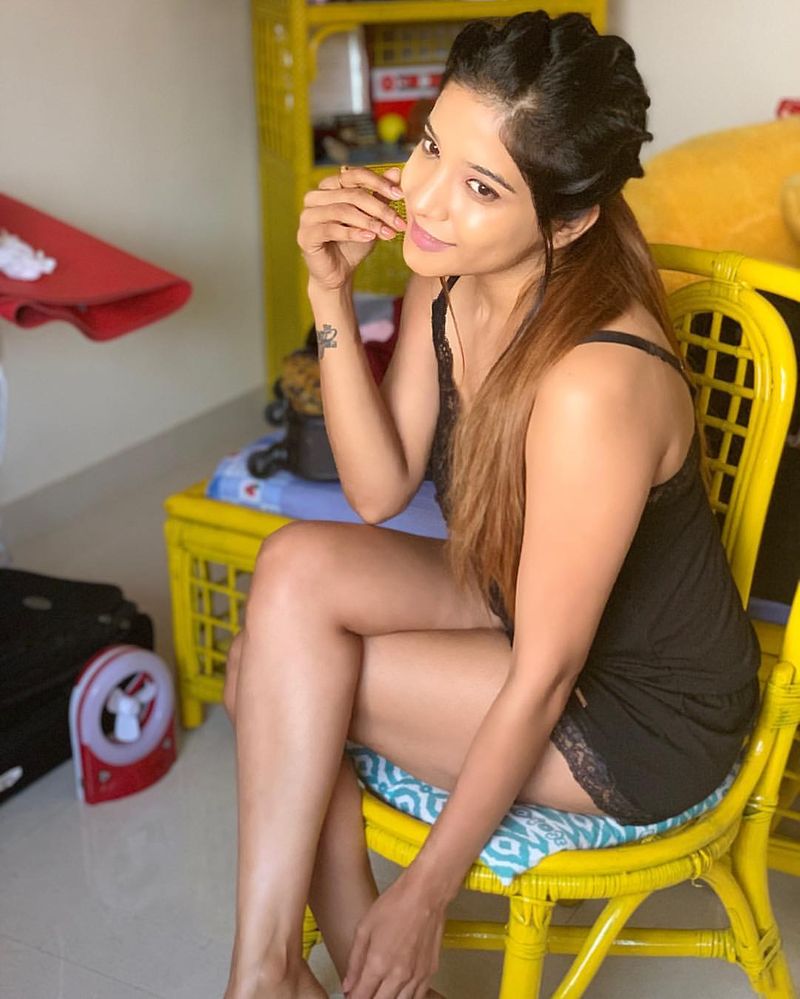 Big Boss Fame Sakshi Agarwal Hot Tattoo Showing Photo Shoot
