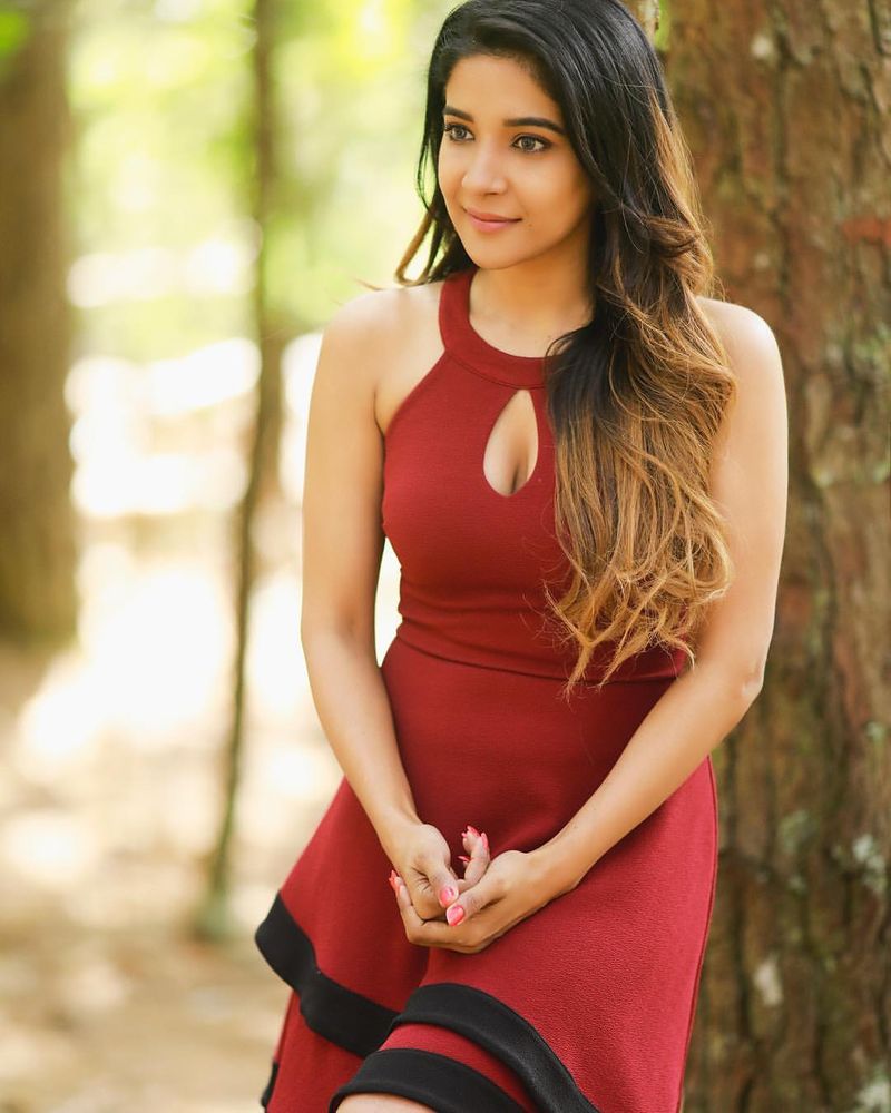 Big Boss Fame Sakshi Agarwal Hot Tattoo Showing Photo Shoot