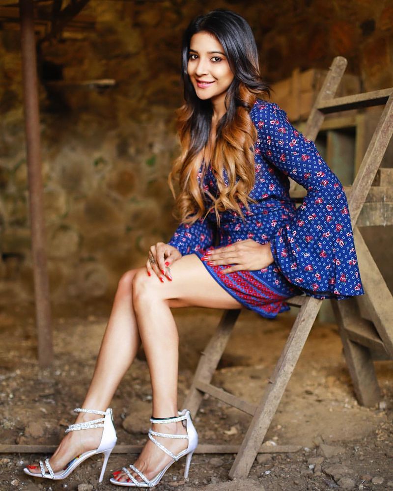 Big Boss Fame Sakshi Agarwal Hot Tattoo Showing Photo Shoot