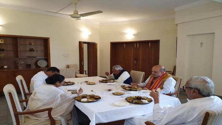 Amit Shah-Mamata Banerjee Face-To-Face At Naveen Patnaik Dining Table Amit Shah-Mamata Banerjee Face-To-Face At Naveen Patnaik Dining Table
