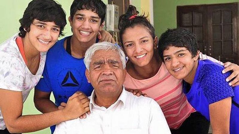 बबीता की शादी के बाद इसी साल टोक्यो ओलंपिक खत्म होने पर संगीता भी शादी के बंधन में बंध सकती हैं। संगीता पहलवान बजरंग पूनिया के साथ शादी के बंधन में बंध सकती हैं।