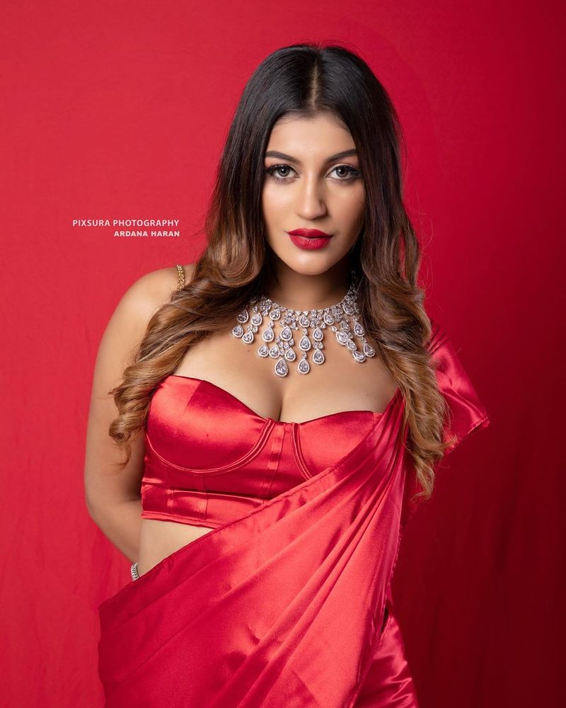 yashikaanand spicy stills