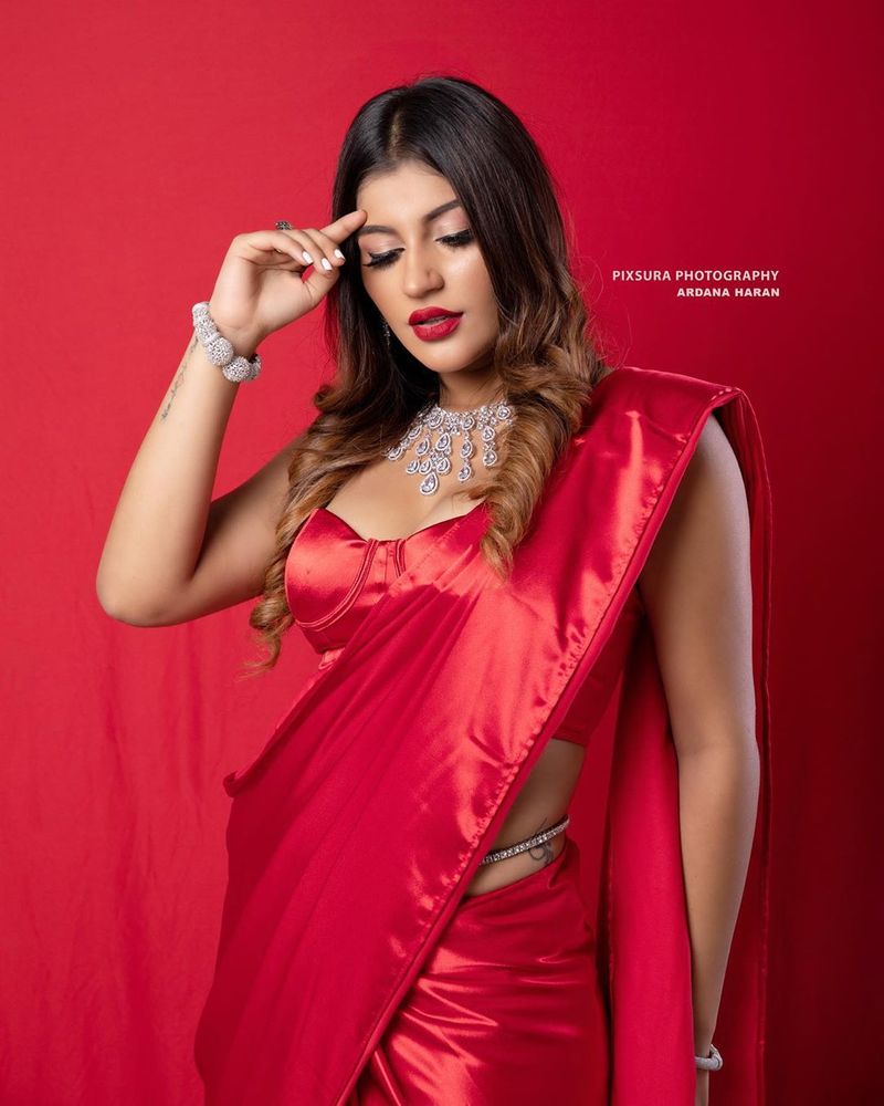 yashikaanand spicy stills