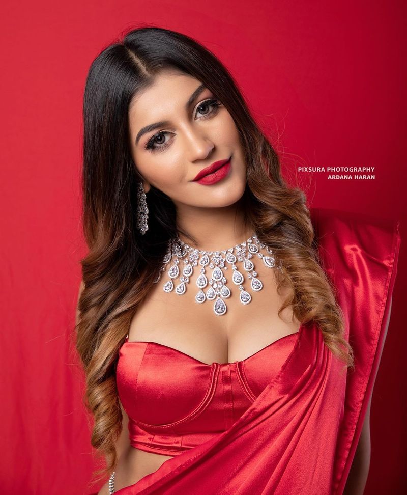 yashikaanand spicy stills
