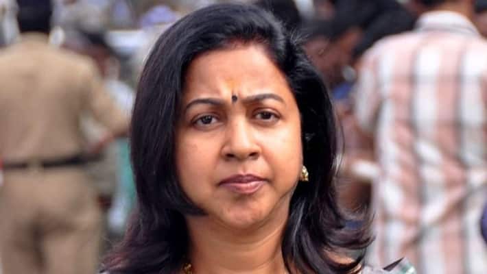 actress radhika slam sister nirosha for shooting spot actress radhika slam sister nirosha for shooting spot