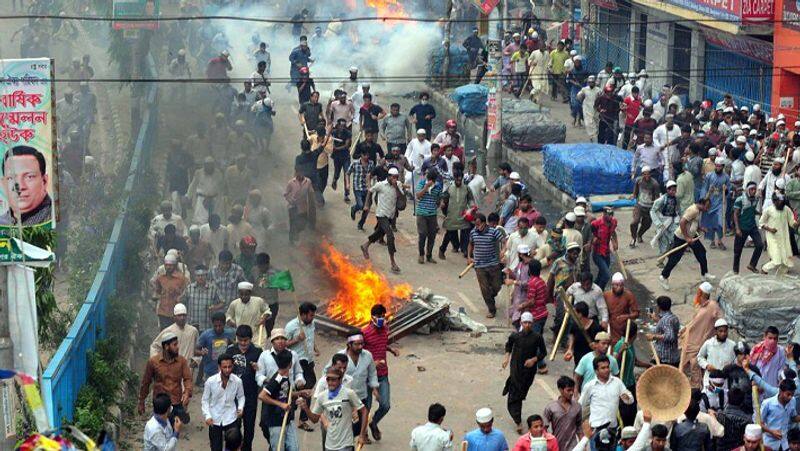 Violent mobs rope into Hindu school