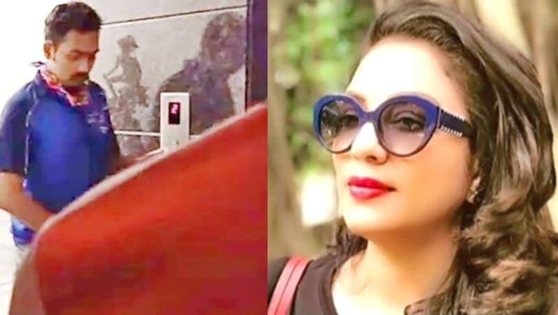 गायत्री ने ट्विटर पर लिखा, "सबसे पहले तो केस दर्ज करने के लिए तमिलनाडु पुलिस का शुक्रिया। आशा है कि डोमिनोज इंडिया अपने ऐप को दूसरे फूड डिलीवरी ऐप्स की तरह और अधिक प्राइवेट बनाएगा, जहां नंबर सीधे गेस्ट के साथ शेयर नहीं किए जाते। उम्मीद है कि पुलिस जांच में सहयोग करेगी और केस को बंद करने की कोशिश नहीं करेगी। साथ ही वो लड़के भी गिरफ्तार होंगे।"