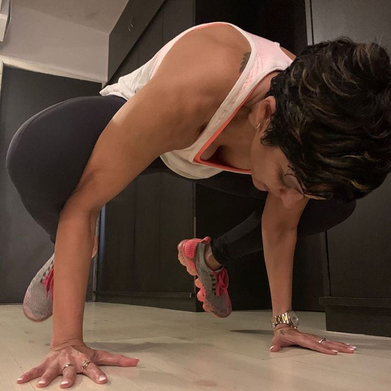 Mandira Bedi makes heads turn in Satya Paul Rs 28k silk saree