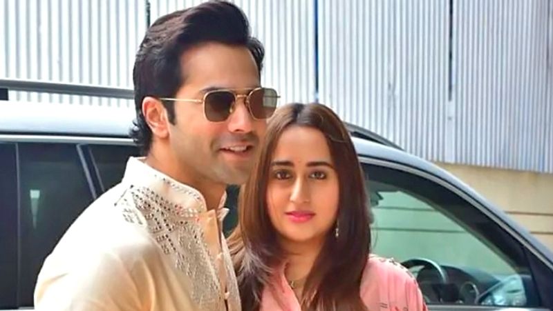 These days, most of the Bollywood stars are quite friendly and approachable. They often oblige their fans’ demand of clicking a selfie and also meeting them during their shoots.