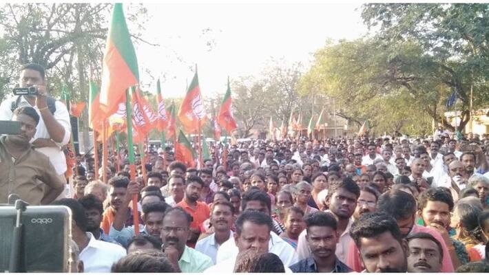 Christians and Muslims has been joining in BJP. The BJP minority wing in the field. Christians and Muslims has been joining in BJP. The BJP minority wing in the field.