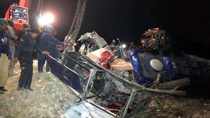 20 killed, several injured in bus-train collision in Pakistan: Report 20 killed, several injured in bus-train collision in Pakistan: Report