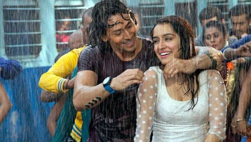 একসঙ্গে ছবি করেছেন তাঁরা, দুজনের মধ্যে বন্ধুত্বের সম্পর্কও গাঢ়। তবে কেন আগেই টাইগার বলেননি এই কথা, সেই প্রশ্নও তোলেন শ্রদ্ধা।