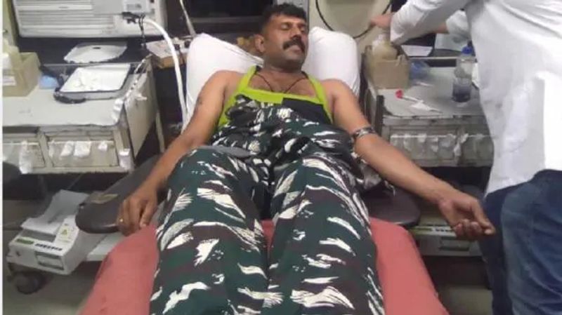 इस बीच दिल्ली पुलिस ने 18 एफआईआर दर्ज करके 106 लोगों को गिरफ्तार किया है। उधर, राष्ट्रीय सुरक्षा सलाहकार (एनएसए) अजित डोभाल ने हिंसाग्रस्स इलाके में लोगों से मुलाकात की और शांति का भरोसा दिलाया। इन सबके बीच आज दिल्ली हाईकोर्ट में दिल्ली हिंसा पर फिर सुनवाई होनी है।