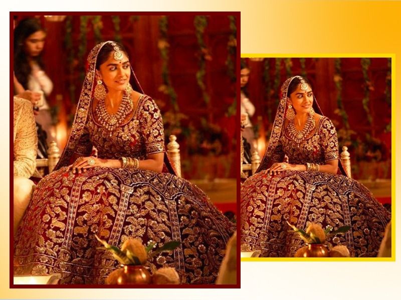 বিয়ের বাড়ি মানেই সকলের নজর থাকে কনের দিকে। তারই মাঝে হালকা লুকে নিজেকে সকলের সামনে তুলে ধরতে নতুন ডিজাইনের ল্যাহেঙ্গার খোঁজ করছেন, রইল বেশ কিছু কালেকশন।