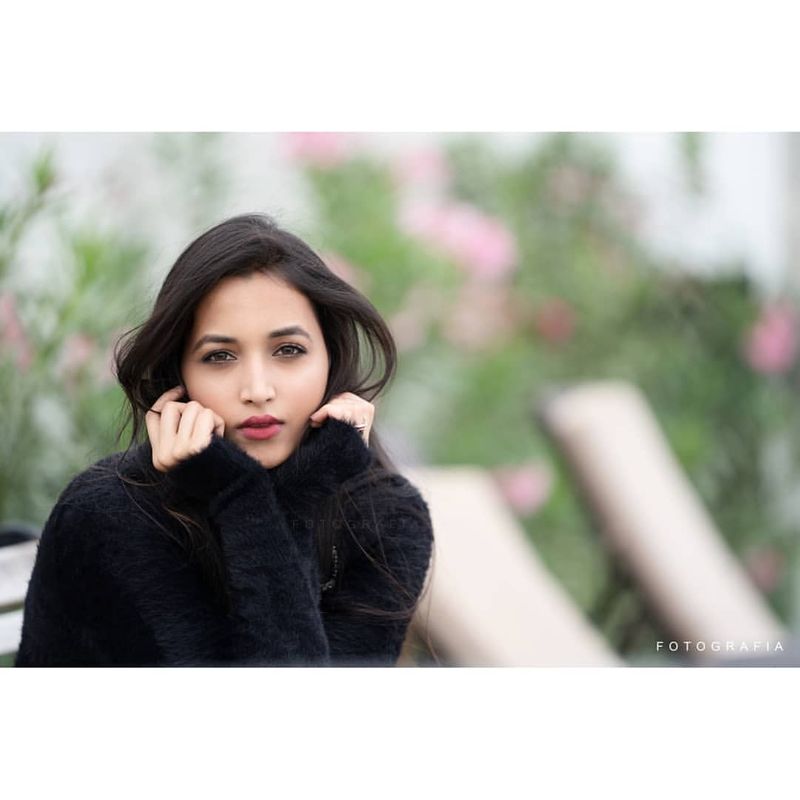 kgf movie actress srinidhi latest hot photo gallery