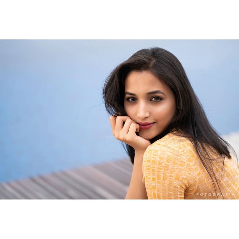 kgf movie actress srinidhi latest hot photo gallery
