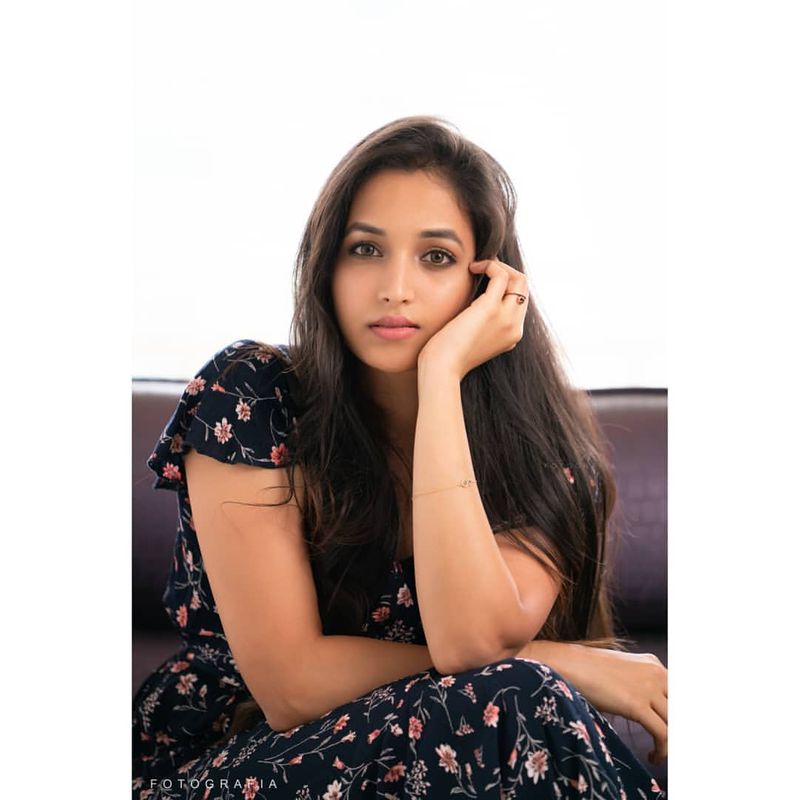 kgf movie actress srinidhi latest hot photo gallery