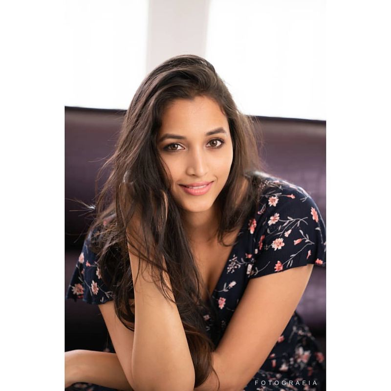 kgf movie actress srinidhi latest hot photo gallery