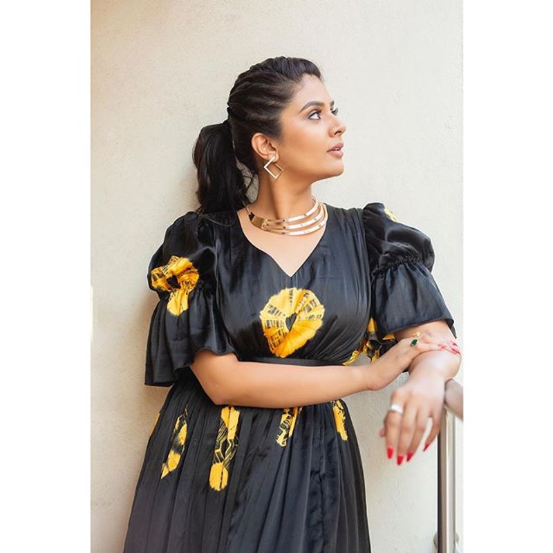 (Courtesy _ Instagram) లక్షల్లో వ్యూస్, వేలల్లో లైకులు వస్తున్నాయి.