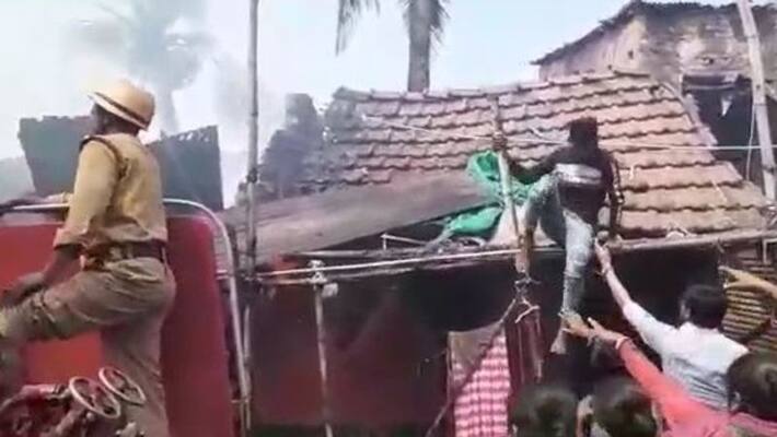 Fire breaks out at Kamarhati Fire breaks out at Kamarhati