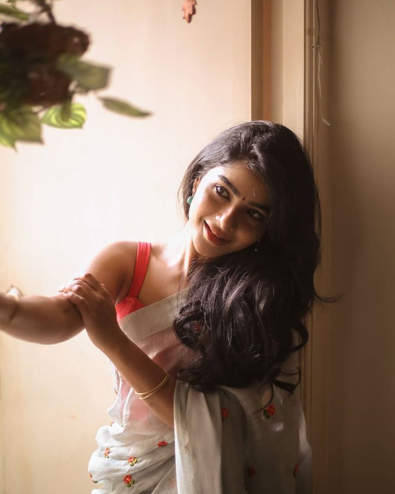 pavithralakshmi chill photo shoot
