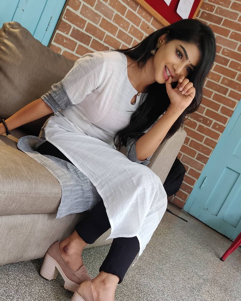 pavithralakshmi chill photo shoot