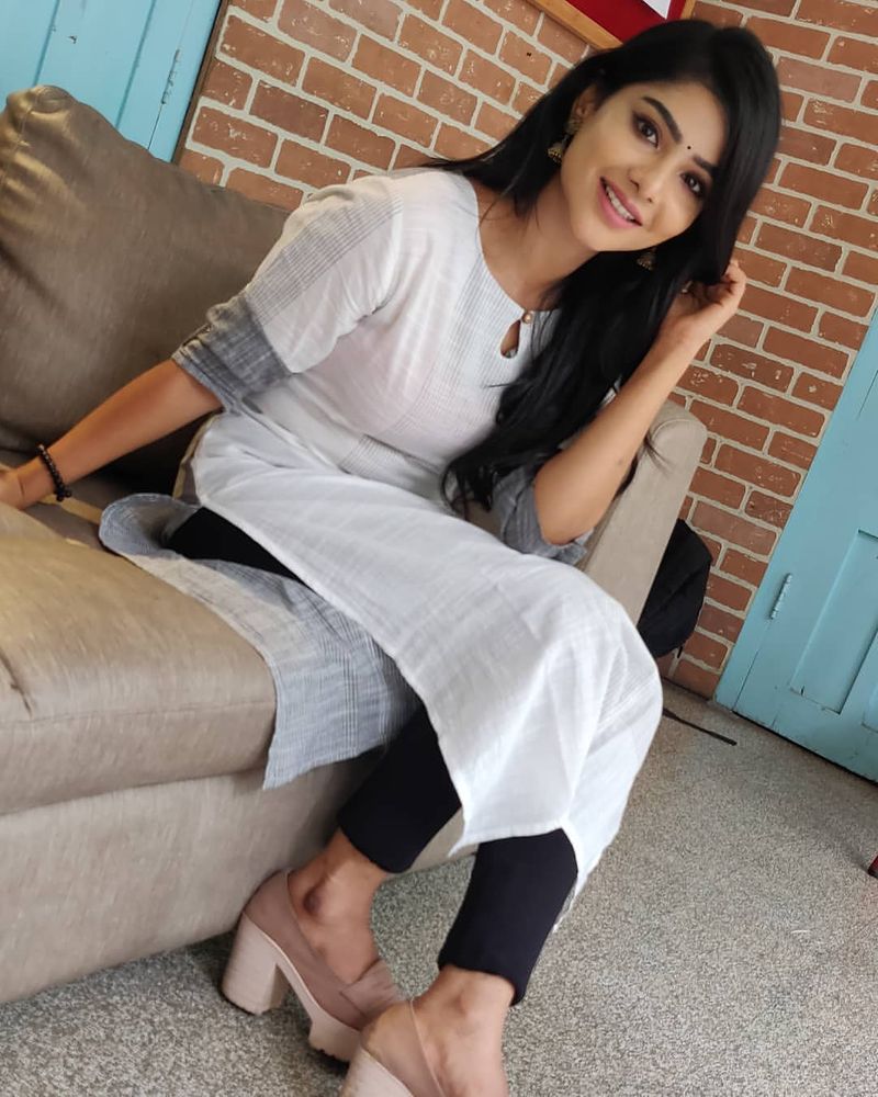 pavithralakshmi chill photo shoot