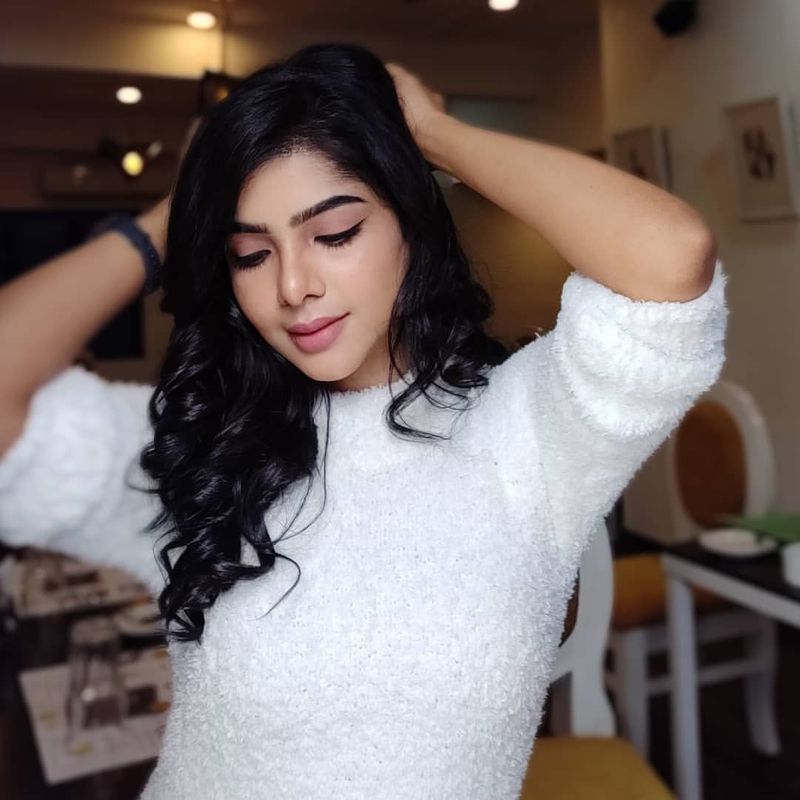 pavithralakshmi chill photo shoot