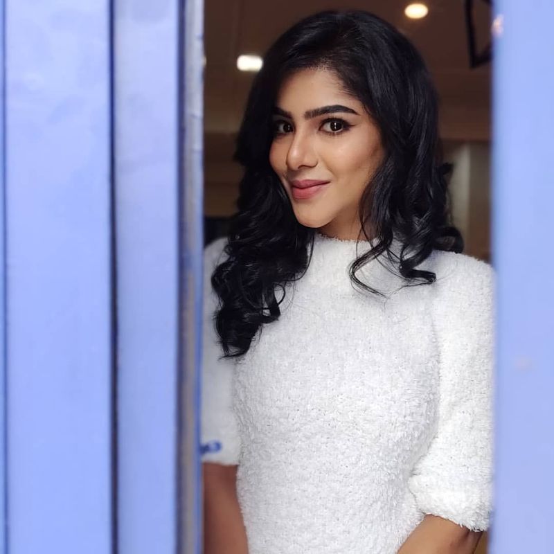 pavithralakshmi chill photo shoot
