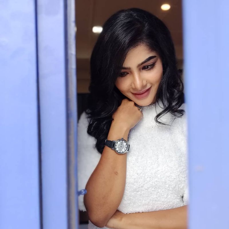 pavithralakshmi chill photo shoot