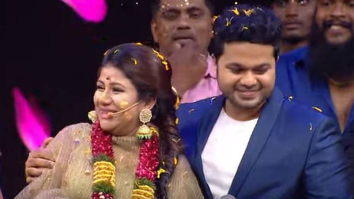 aalya manasa bangle ceremony in vijay tv set aalya manasa bangle ceremony in vijay tv set