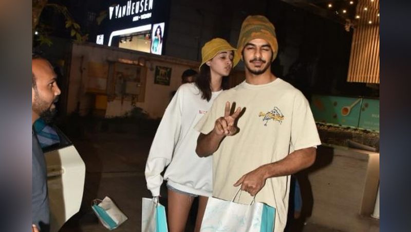 ईशान खट्टर के साथ शॉपिंग करती दिखी अनन्या पांडे।