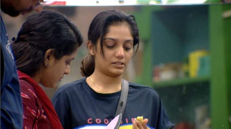 Amrutha suresh said she wants to quit from bigg boss house  and changed the decision