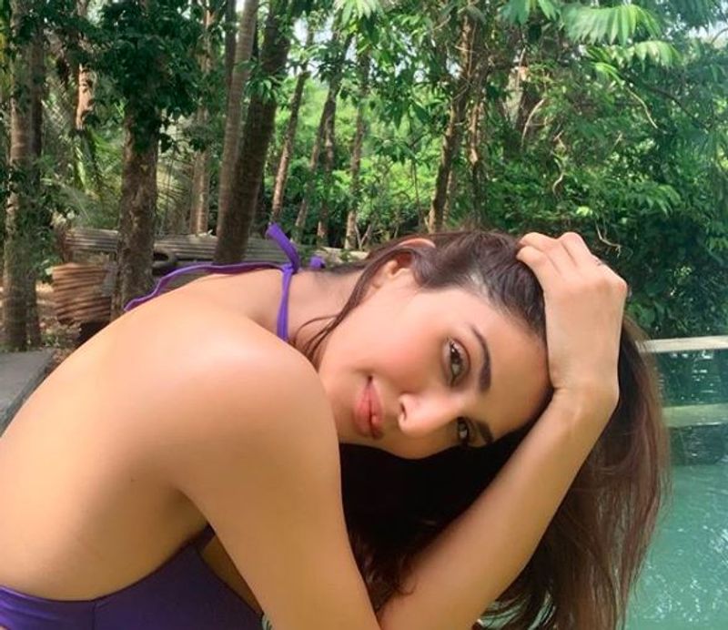 Actress Vaani Kapoor Hot Clicks